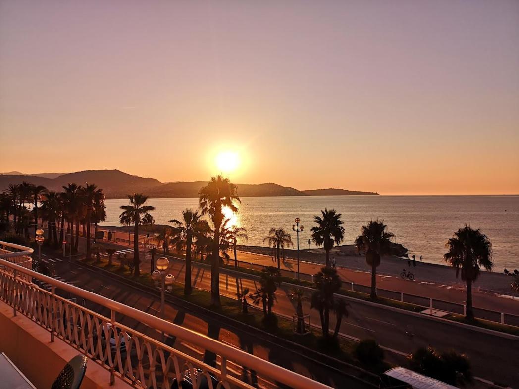Beach Front, Superbe Appartement Pour 4 Personnes Nice Exterior photo
