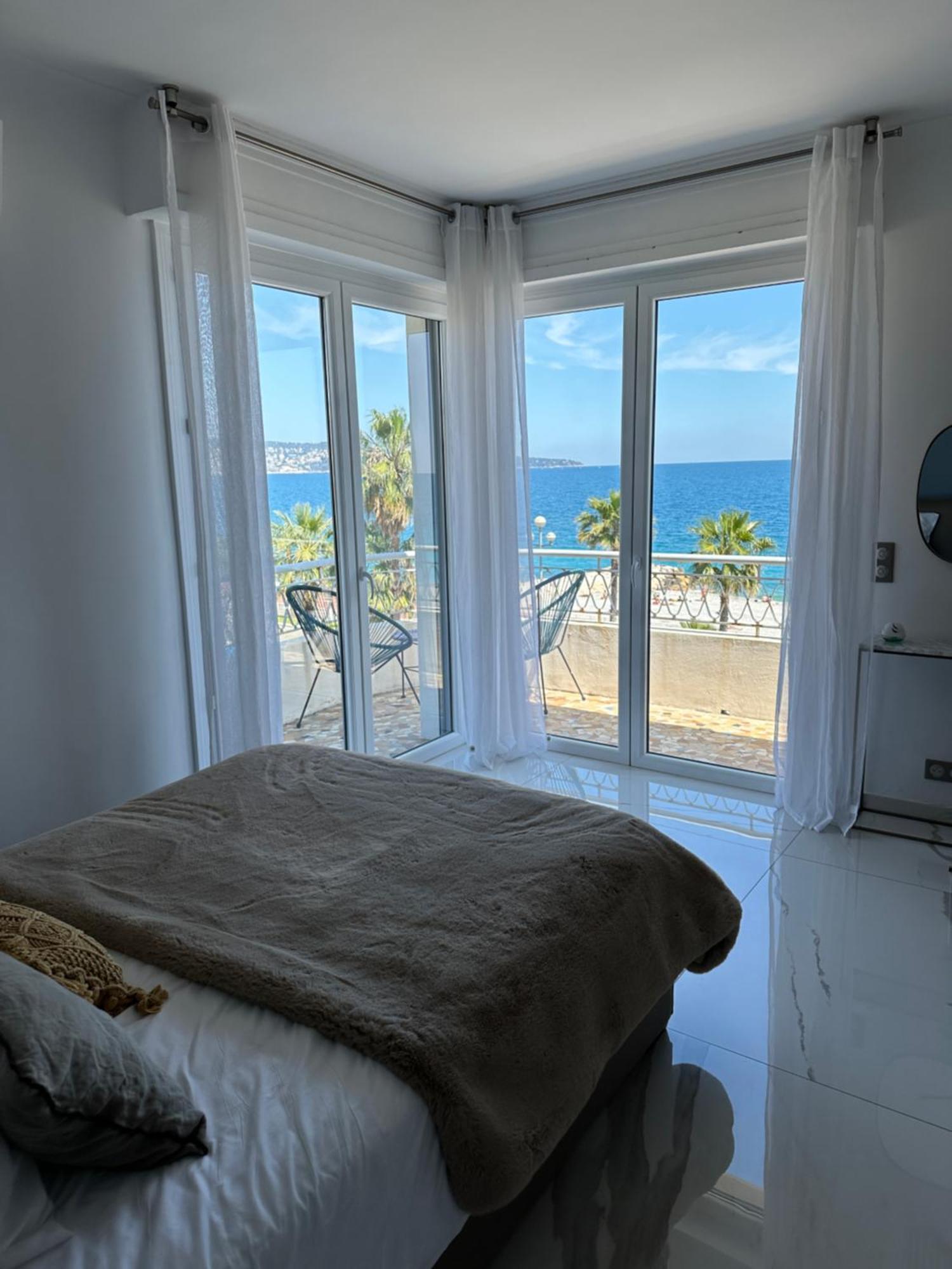 Beach Front, Superbe Appartement Pour 4 Personnes Nice Exterior photo
