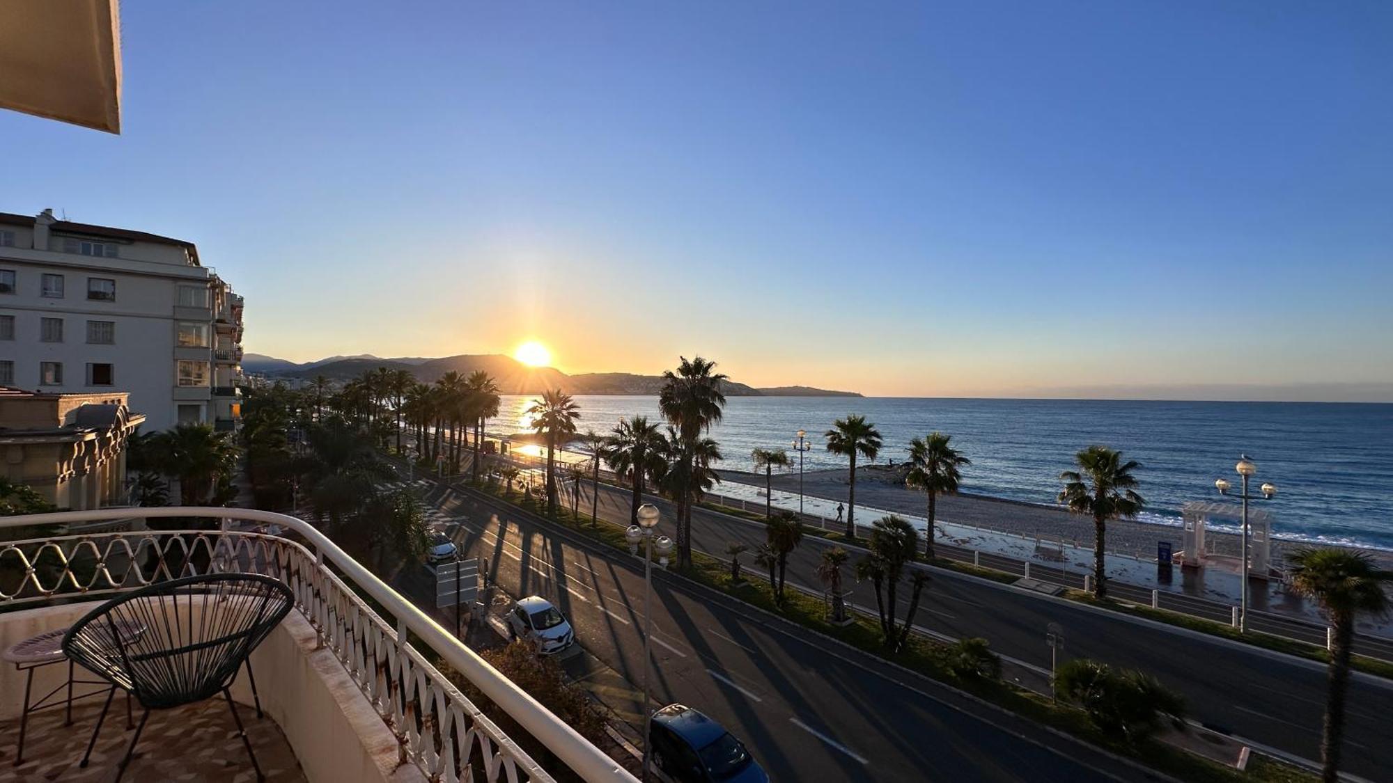 Beach Front, Superbe Appartement Pour 4 Personnes Nice Exterior photo