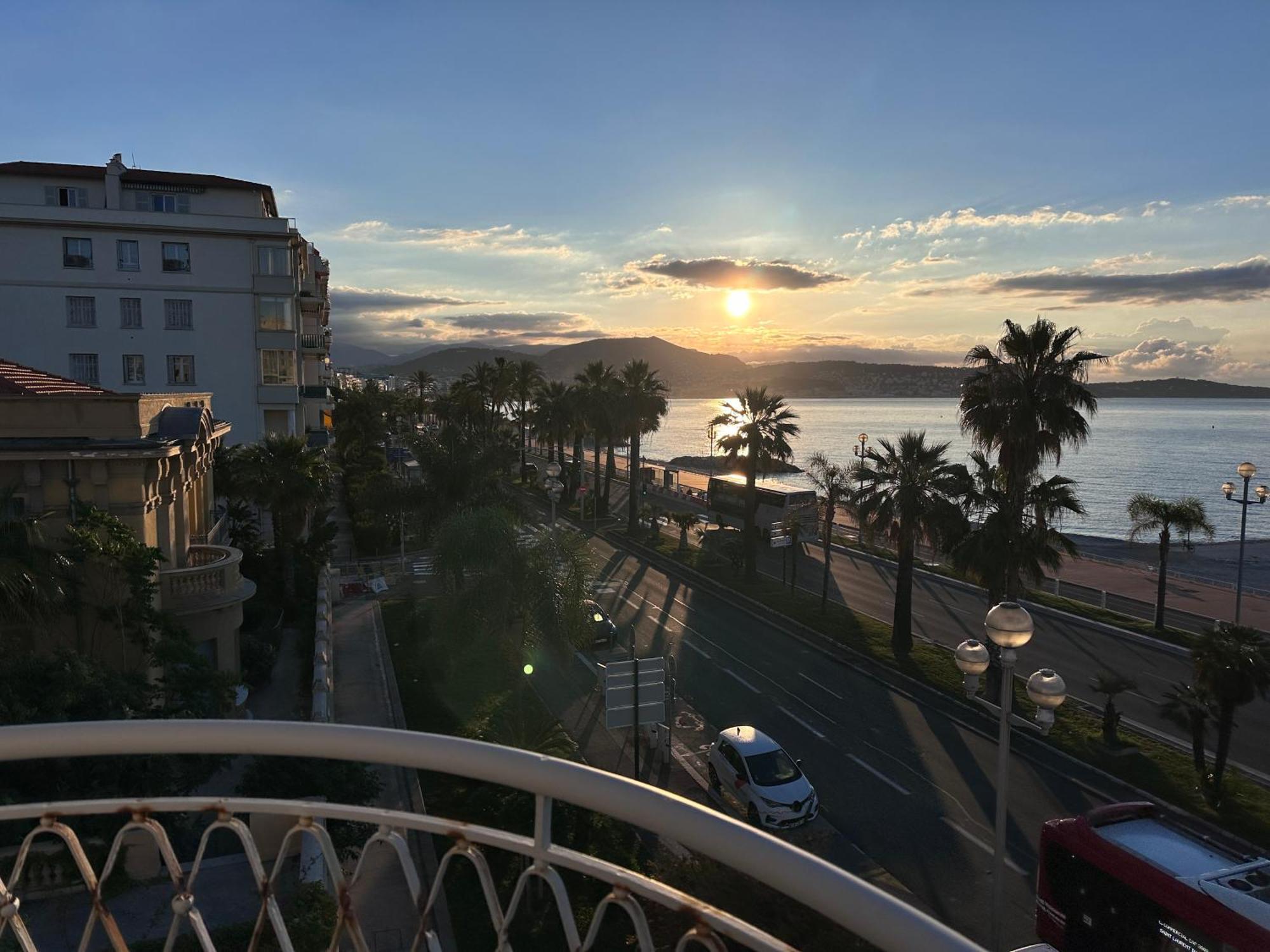Beach Front, Superbe Appartement Pour 4 Personnes Nice Exterior photo